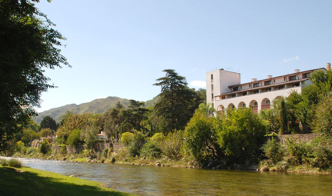 Hotel & Apart Arcos del Río